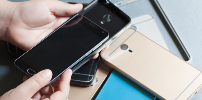 Blocking Phone Antenna Causes Cell Signal to Go Bad